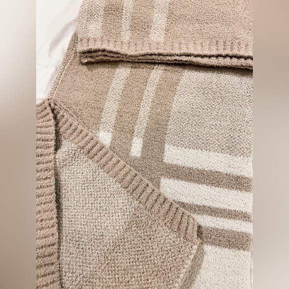 74”x60” Extra Large Cozy Knit Ultra Soft Throw Plush Blanket in Neutral Color - Picture 13 of 13